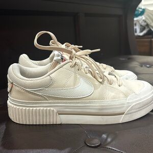 Women’s Nike Shoes Size 9